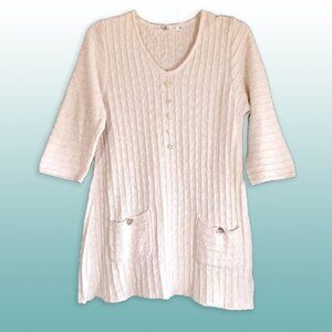 Lulu-B White Cotton Sweater Triangle Oystershell Buttons Front Pockets Size M
